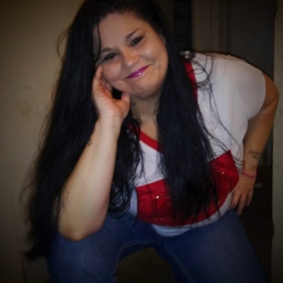 Meet your Posher, Kelly - Picture 3 of 7